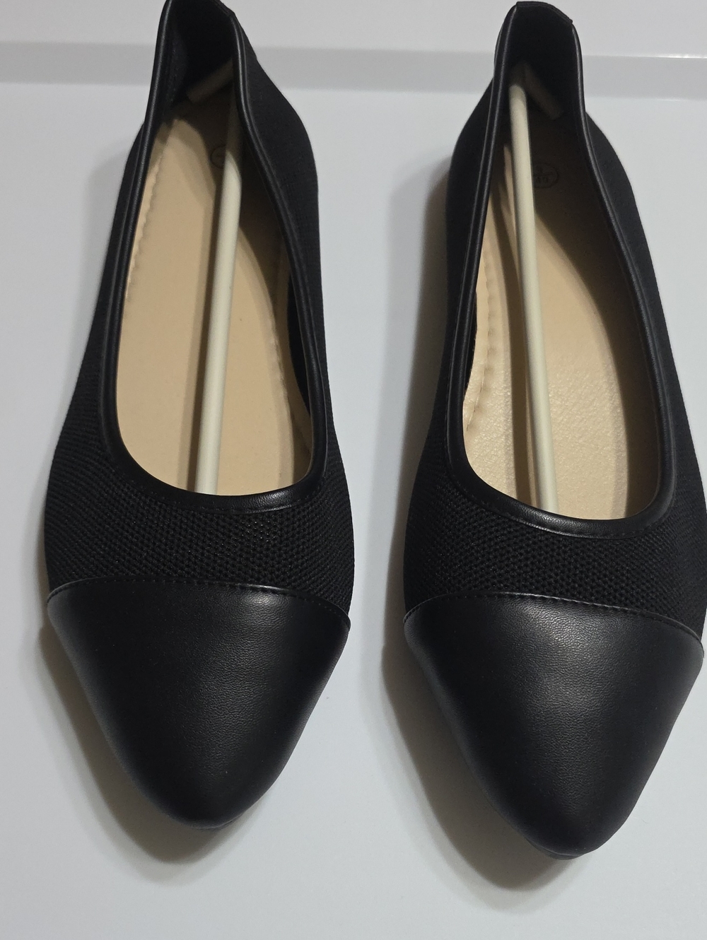 Women’s Black Pointed-Toe Knit Ballet Flats